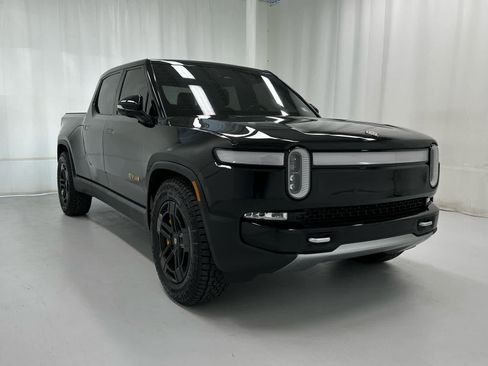 Used 2022 Rivian R1T Adventure image 1