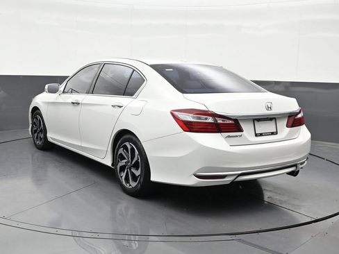 Used 2017 Honda Accord EX image 3