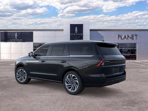 New 2026 Lincoln Navigator Reserve AWD/4WD image 4