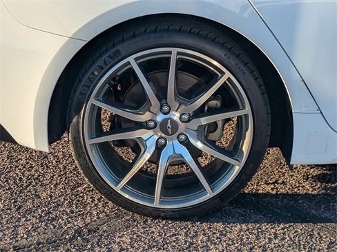 Used 2023 Genesis G70 2.0T image 9