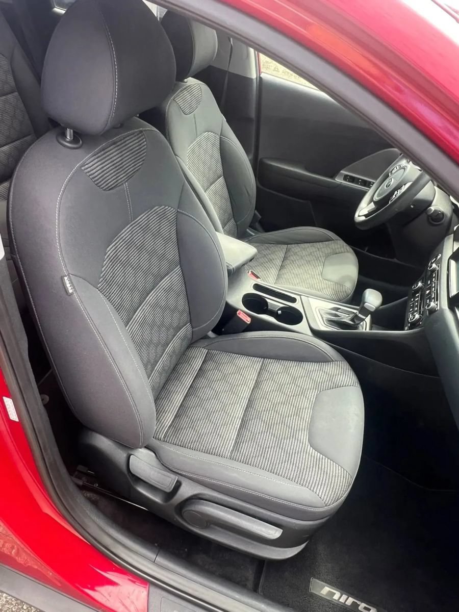 Used 2017 Kia Niro LX FWD image 13