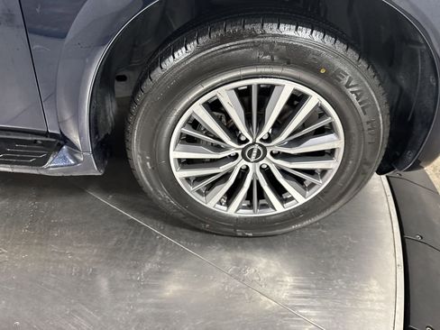 Used 2024 Nissan Armada SL image 14