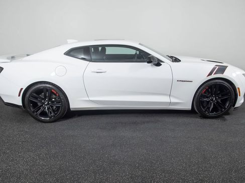 Used 2018 Chevrolet Camaro SS w/ Redline Edition RWD image 12