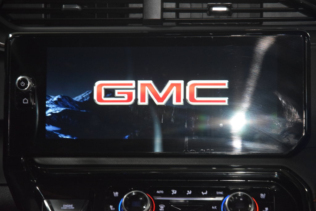 Used 2024 GMC Sierra 2500 AT4 w/ AT4 Premium Plus Package AWD/4WD image 35