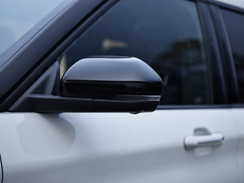 Used 2020 Ford Explorer Platinum w/ Premium Technology Package image 12