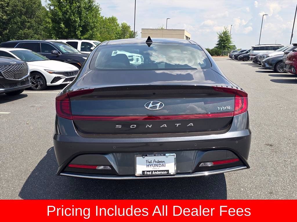 Used 2023 Hyundai Sonata Limited w/ Cargo Package FWD image 4