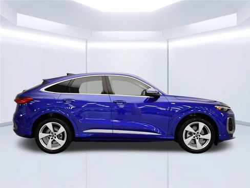 Used 2025 Audi Q5 Prestige w/ 20" Wheel Package AWD/4WD image 6