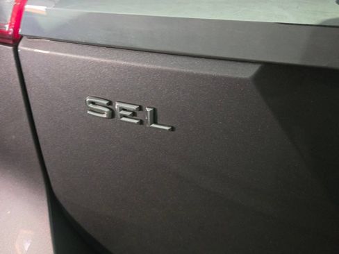 Used 2018 Volkswagen Atlas SEL FWD image 11
