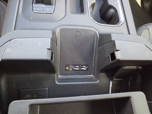 Used 2024 GMC Sierra 1500 Denali AWD/4WD image 10