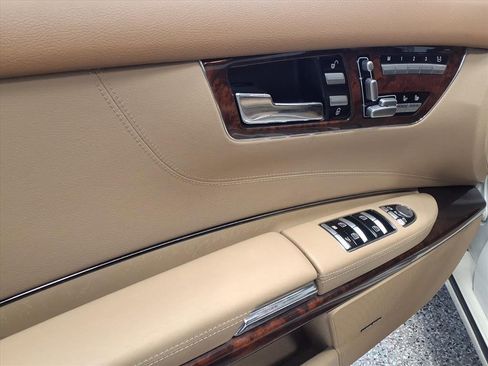 Used 2014 Mercedes-Benz CL 550 4MATIC image 8