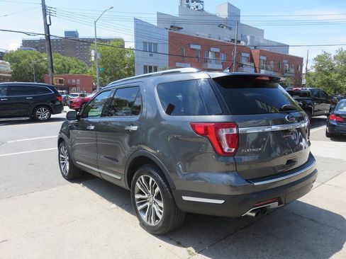 Used 2018 Ford Explorer Platinum AWD/4WD image 5