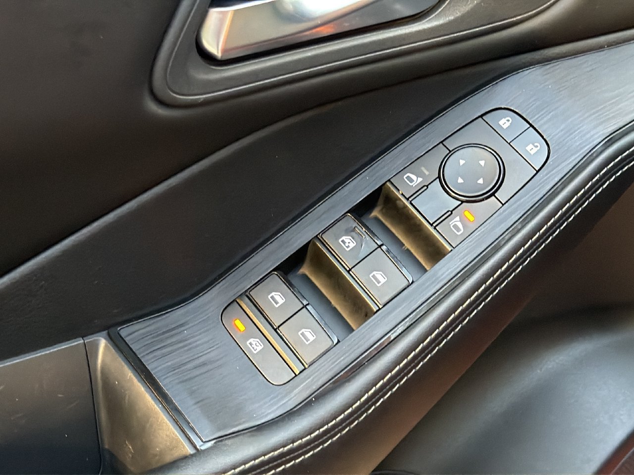 Used 2024 Nissan Rogue SV FWD image 10