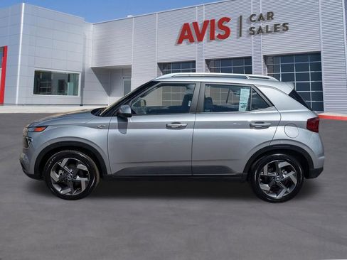 Used 2025 Hyundai Venue SEL image 10