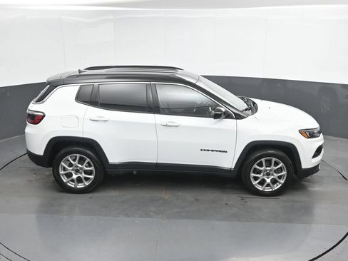 Used 2025 Jeep Compass Limited AWD/4WD image 31