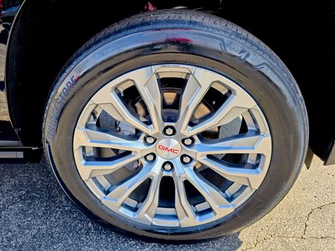 Used 2023 GMC Yukon XL Denali w/ Max Trailering Package image 15