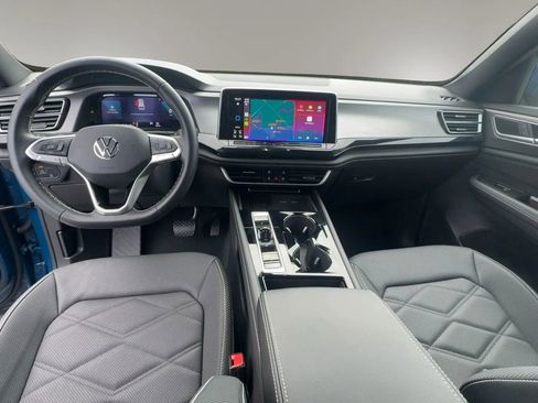 Used 2025 Volkswagen Atlas Cross Sport SE image 9