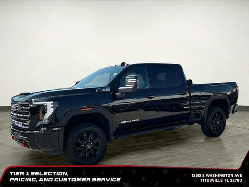 Used 2025 GMC Sierra 2500 AT4 w/ AT4 Premium Plus Package AWD/4WD image 3