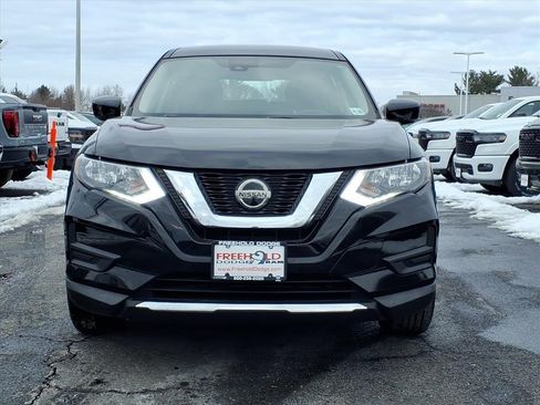Used 2020 Nissan Rogue S image 2