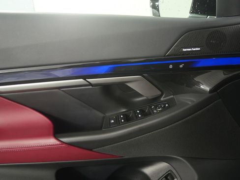 Used 2025 BMW 540i xDrive image 8