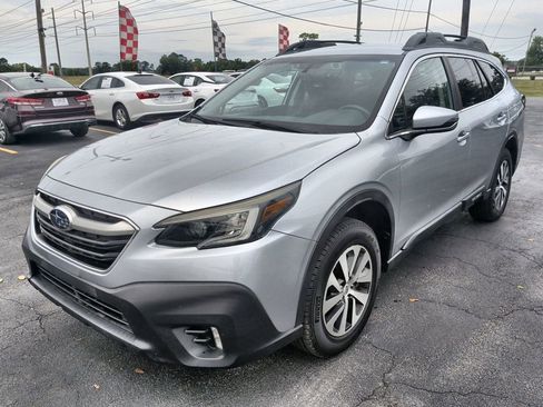 Used 2022 Subaru Outback Premium AWD/4WD image 1