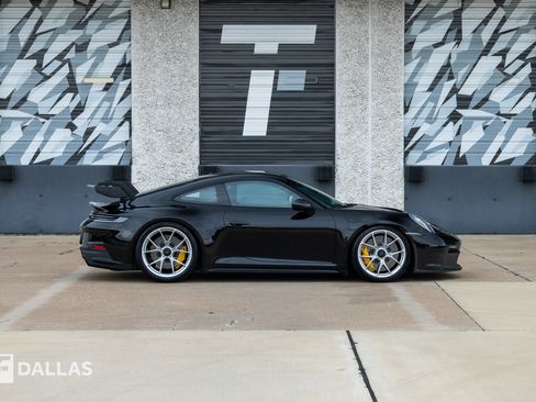 Used 2022 Porsche 911 GT3 RWD image 17