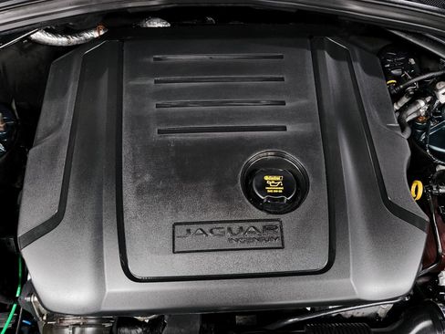 Used 2017 Jaguar F-PACE Premium image 55