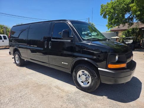 Used 2006 Chevrolet Express 3500 Extended w/ Power and Light Package RWD image 3