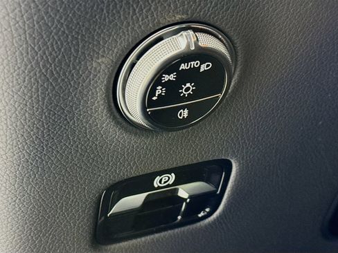 New 2026 Mercedes-Benz GLC 300 4MATIC image 11