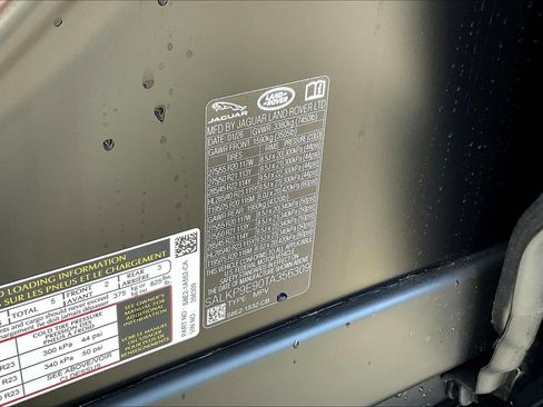 New 2026 Land Rover Range Rover SE image 13