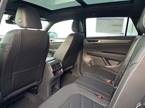 New 2026 Volkswagen Atlas Cross Sport SE image 5