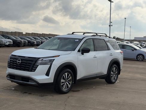 New 2026 Nissan Pathfinder SL FWD image 5