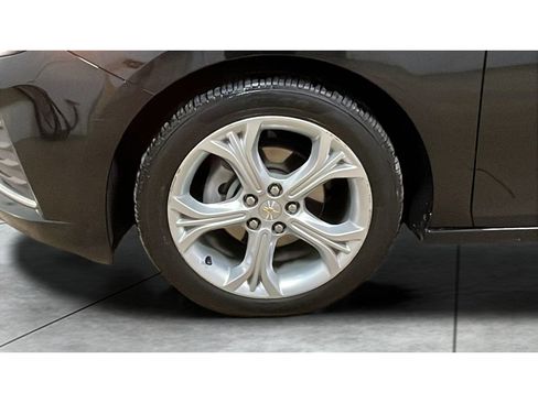 Used 2019 Chevrolet Cruze Premier image 19