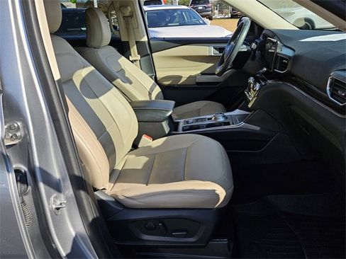 Used 2021 Ford Explorer Limited w/ Equipment Group 301A image 14