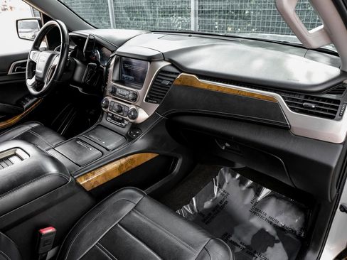 Used 2017 GMC Yukon Denali image 9