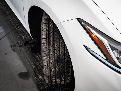 Certified 2023 Lexus ES 250 w/ Premium Package image 51