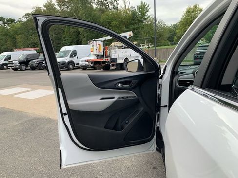 Used 2023 Chevrolet Equinox LT w/ Driver Convenience Package image 15