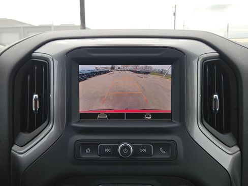 Used 2024 Chevrolet Silverado 1500 Custom image 18