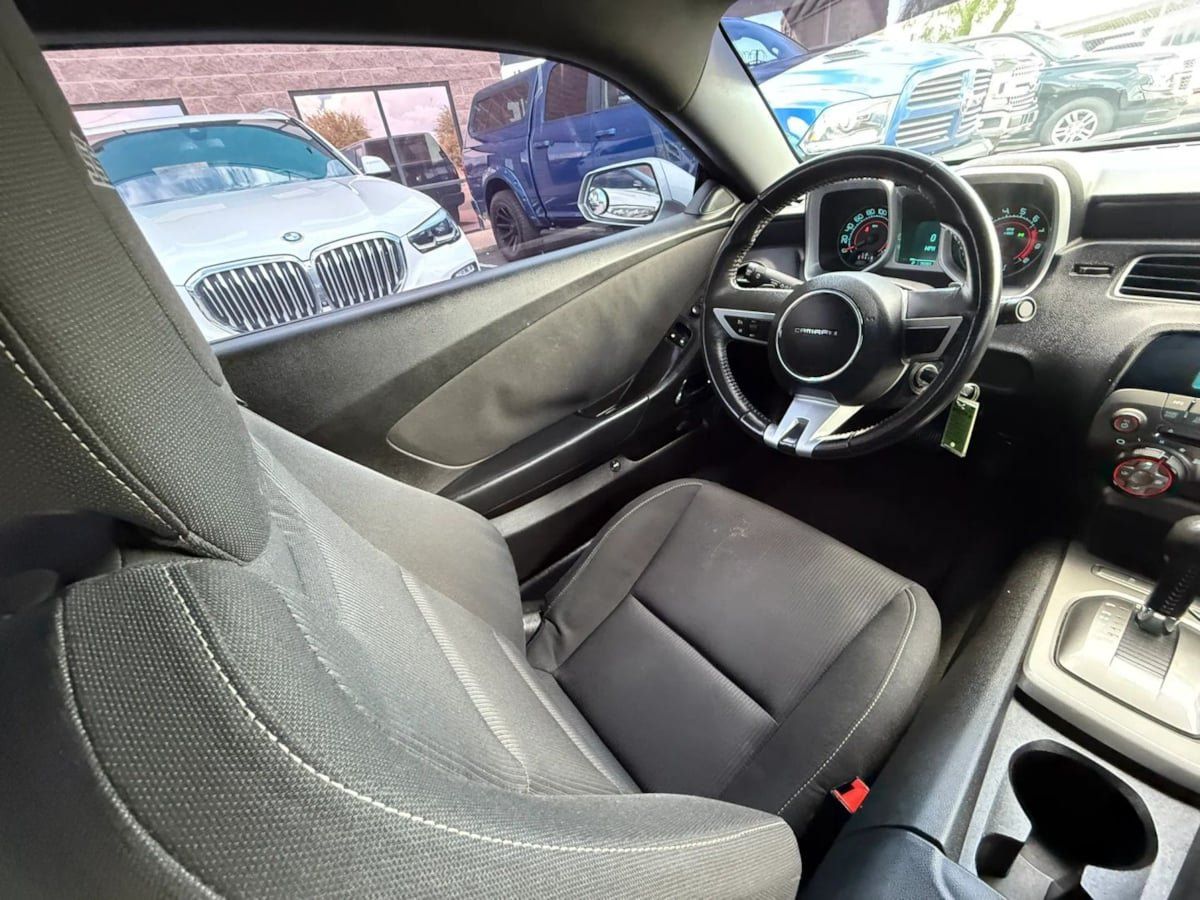 Used 2011 Chevrolet Camaro SS RWD image 40