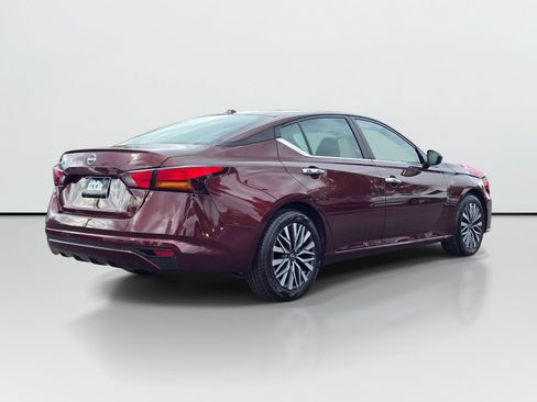 Used 2025 Nissan Altima 2.5 SV FWD image 5