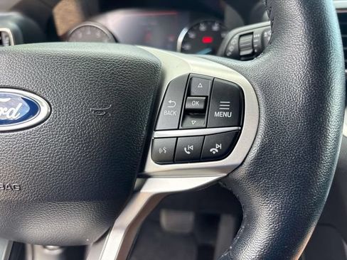 Used 2022 Ford Explorer XLT w/ Equipment Group 202A AWD/4WD image 30