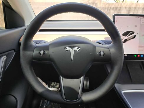 Used 2021 Tesla Model Y Performance image 18