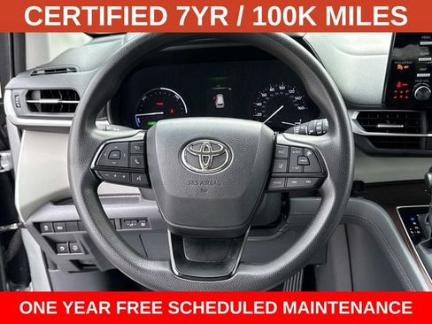 Used 2023 Toyota Sienna LE w/ LE Plus Package FWD image 19