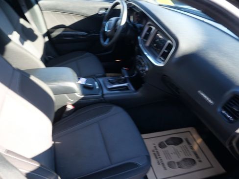 Used 2022 Dodge Charger SXT w/ Blacktop Package image 27