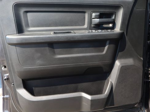 Used 2018 RAM 2500 Tradesman w/ Chrome Appearance Group AWD/4WD image 16