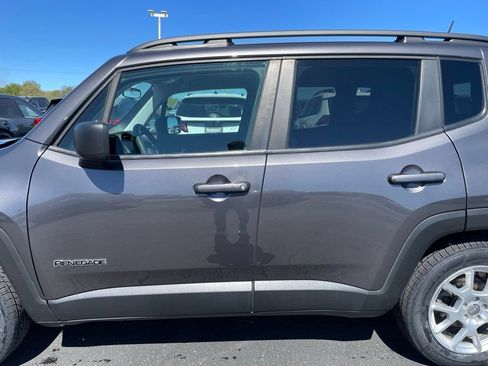 Used 2020 Jeep Renegade Sport w/ Sport Appearance Group FWD image 31