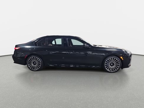 New 2026 BMW 740i xDrive w/ Executive Package image 4