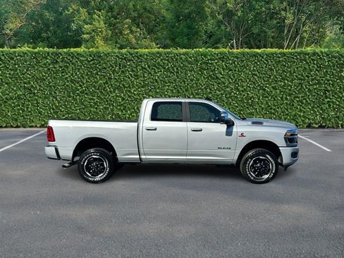 Used 2026 RAM 2500 Laramie AWD/4WD image 2