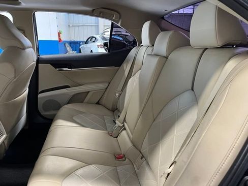 Used 2019 Toyota Camry XLE w/ Driver Assist Package FWD image 17