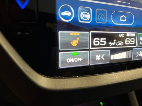 Used 2025 Subaru Forester Premium AWD/4WD image 31