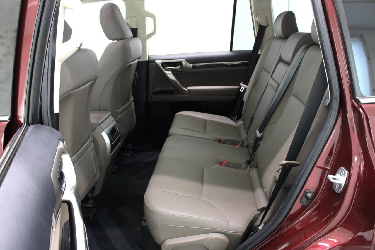 Used 2020 Lexus GX 460 Premium w/ Premium Package AWD/4WD image 36
